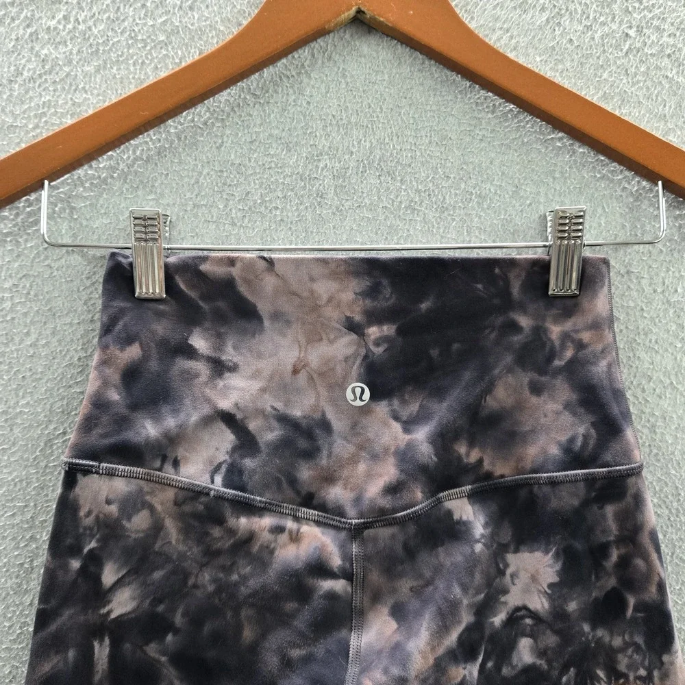 Lululemon Women Activewear Shorts 4 Black Tie Diamond Dye Align‎ Yoga